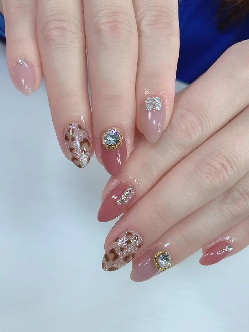 ネイル アニマル柄 ピンク . MAKI NAILのネイルデザイン
