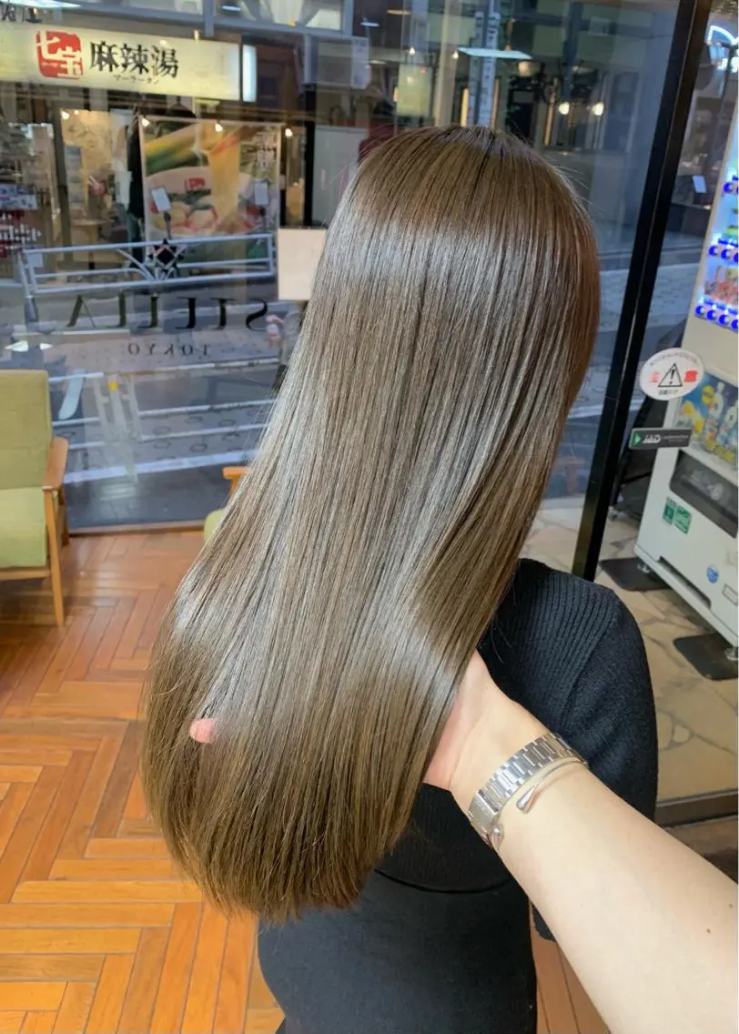 セミロング カラー ベージュカラー ブリーチ ブリーチなしカラー オリーブベージュ カット ヘアカラー トリートメント 矢野 晃平のヘアスタイル