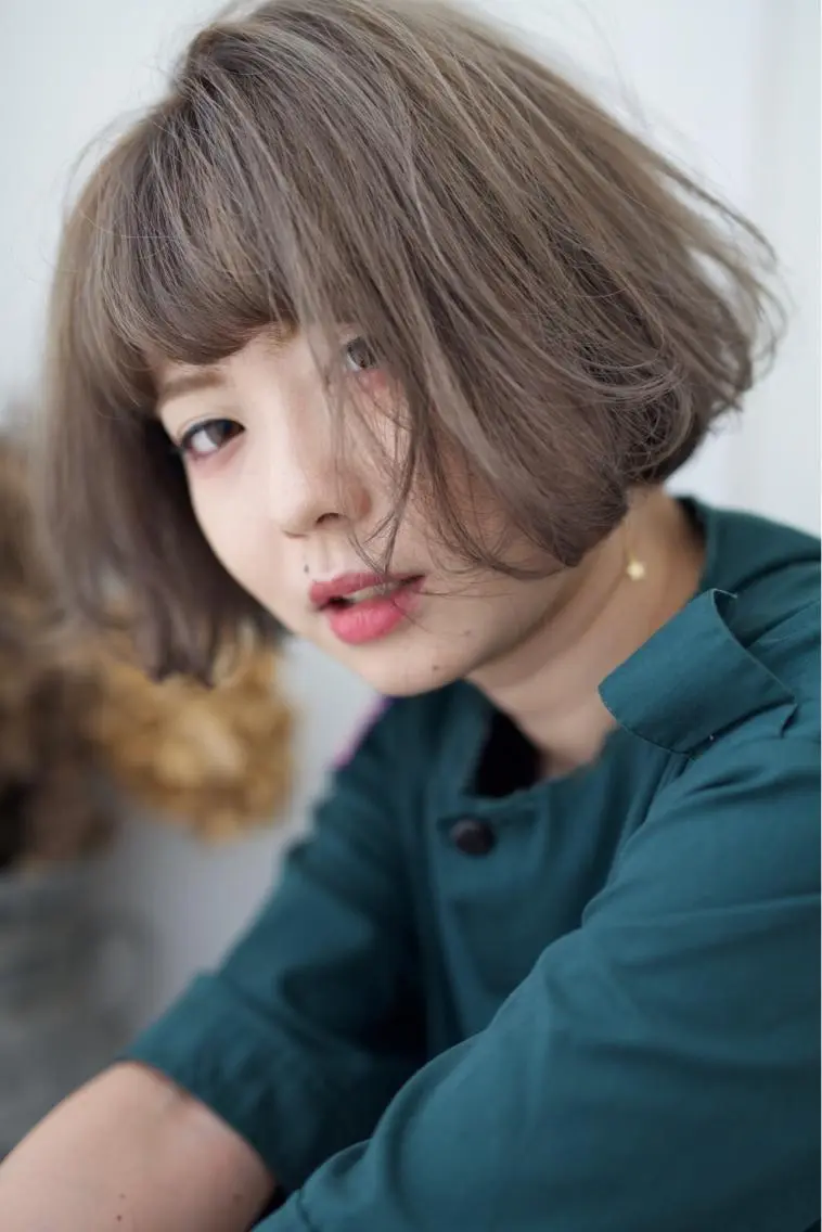 ショート カラー fio マナミのヘアスタイル