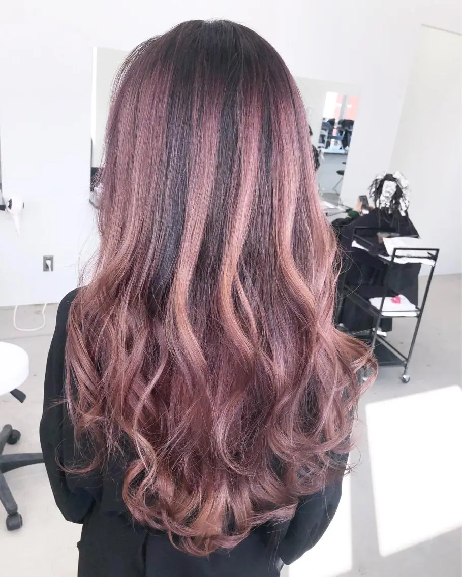 セミロング カラー バレイヤージュ ピンクカラー ピンクパープル パープルカラー レイヤーカット ブリーチ 透明感HIDEのヘアスタイル