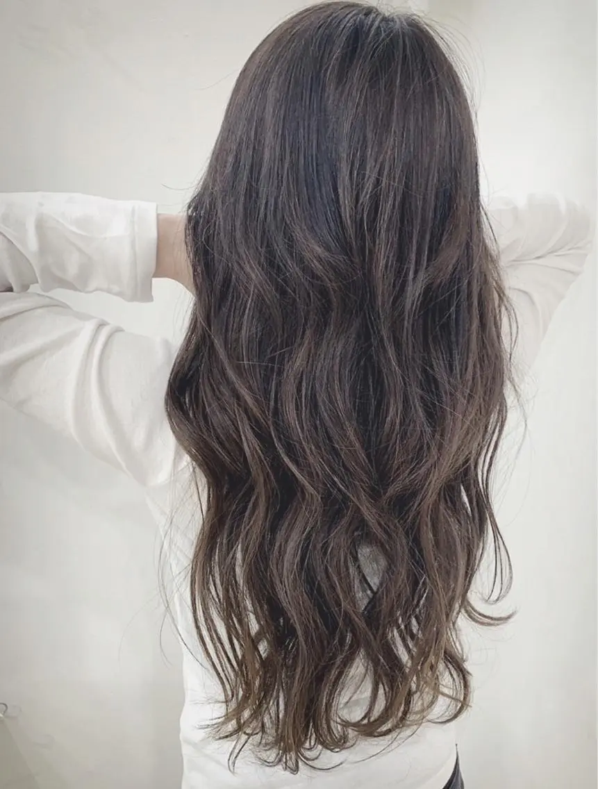 ロング カラー アッシュ バレイヤージュ ブリーチ デザインカラー グレージュ カット ヘアカラー 京都大人女性ショート 徒歩1分/秋山のヘアスタイル