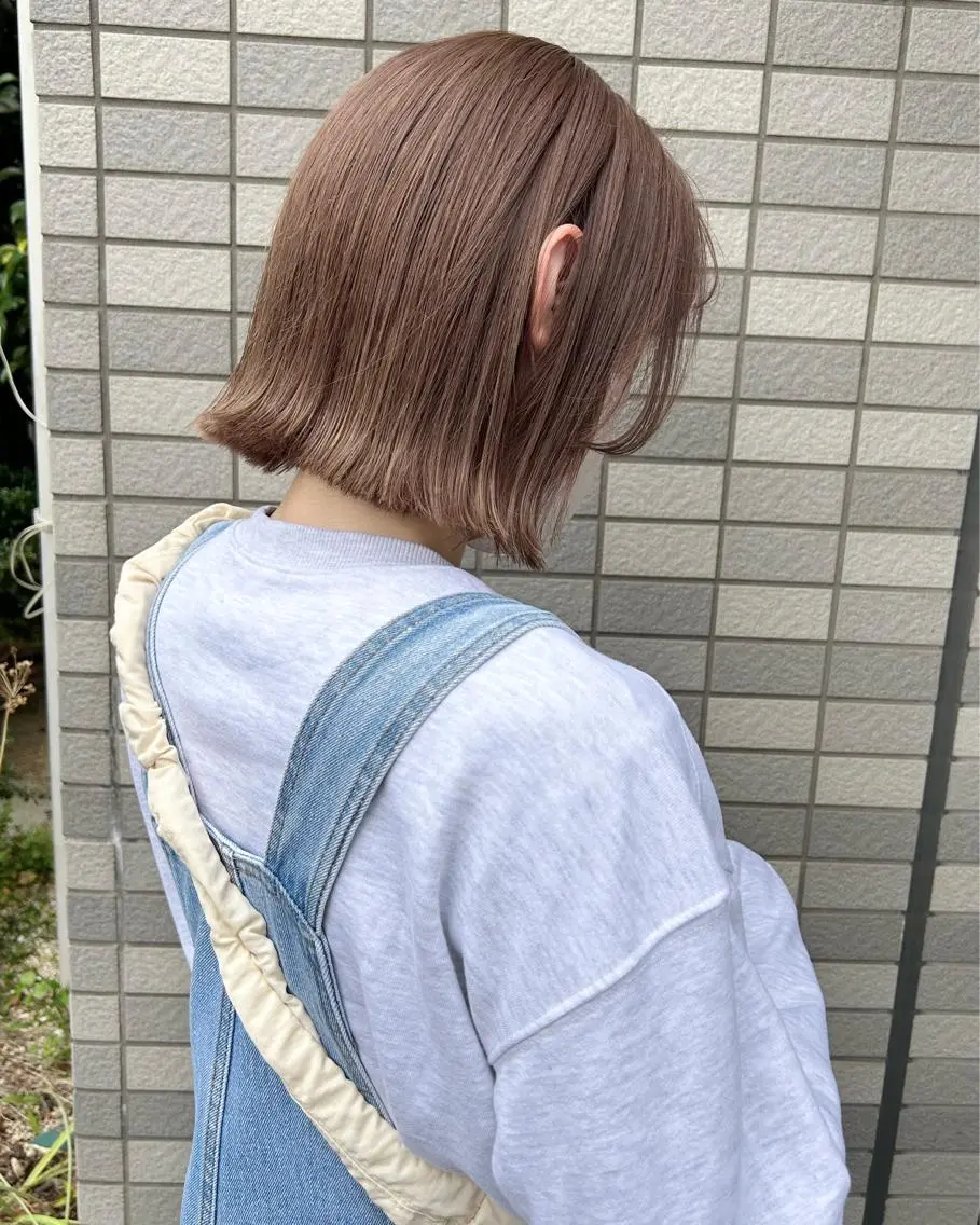 ミディアム シモウラ アオイのヘアスタイル