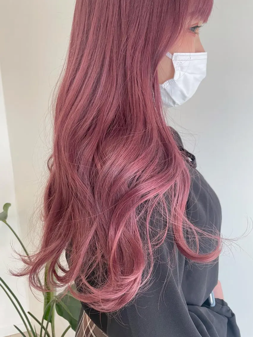 ロング カラー ピンクカラー ヘアカラー トリートメント Rina のヘアスタイル