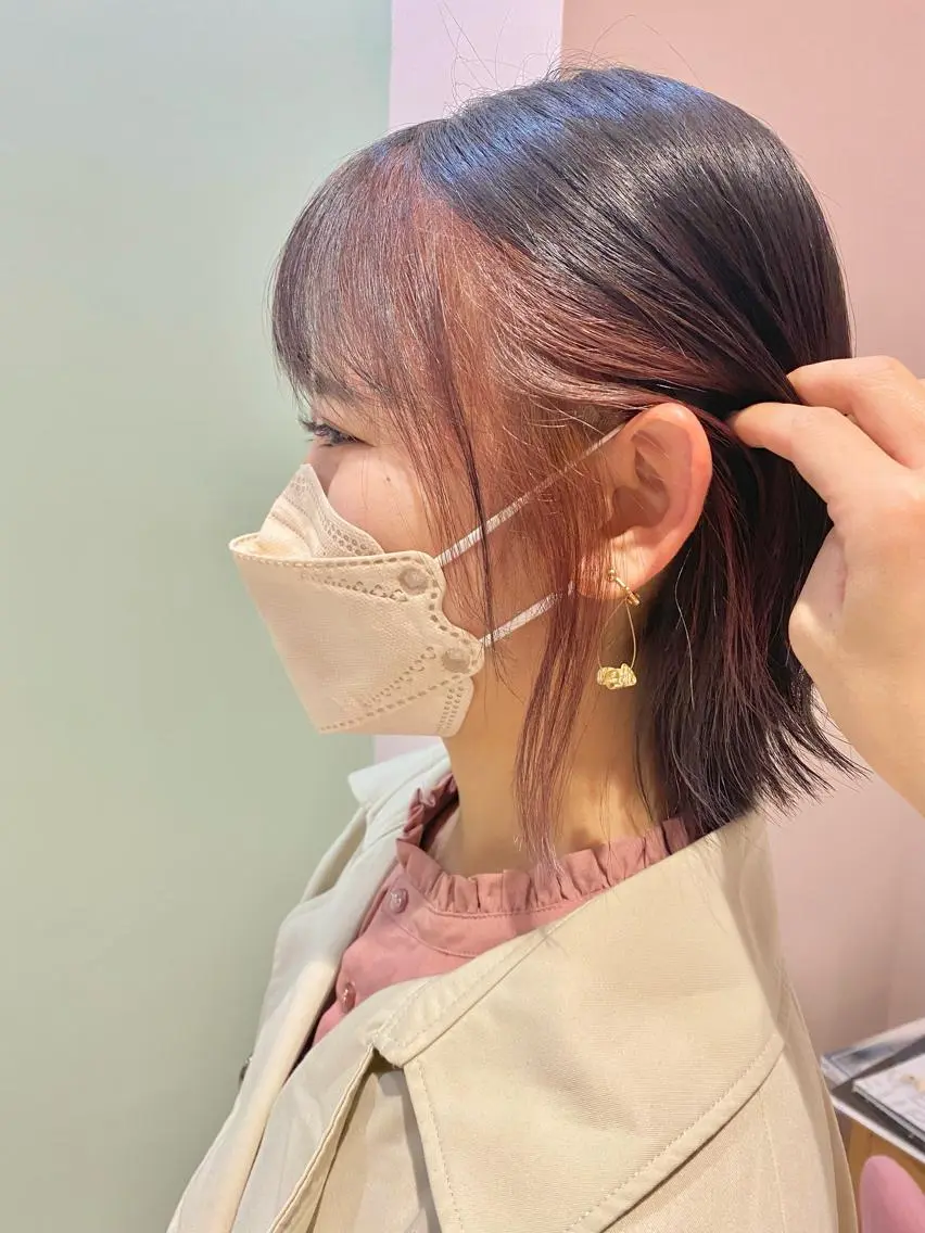 ミディアム カラー ミストバング イヤリングカラー フェイスフレーミング miku/ 透明感カラーのヘアスタイル