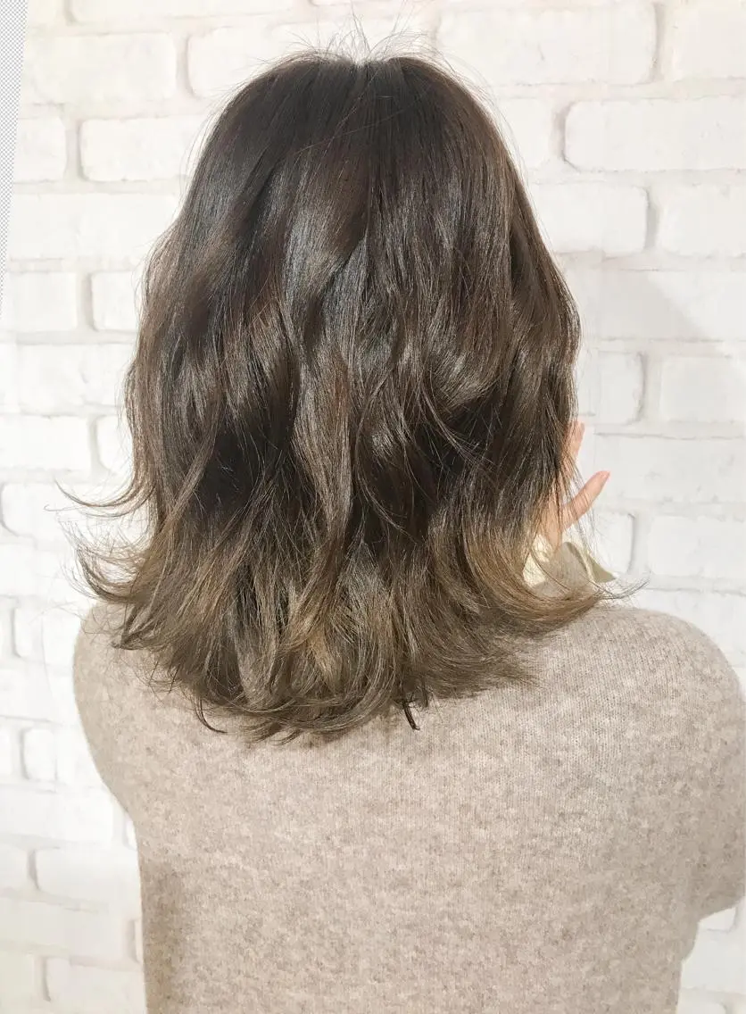 ミディアム ハイライト エクステ(レミー毛) NINEのヘアスタイル