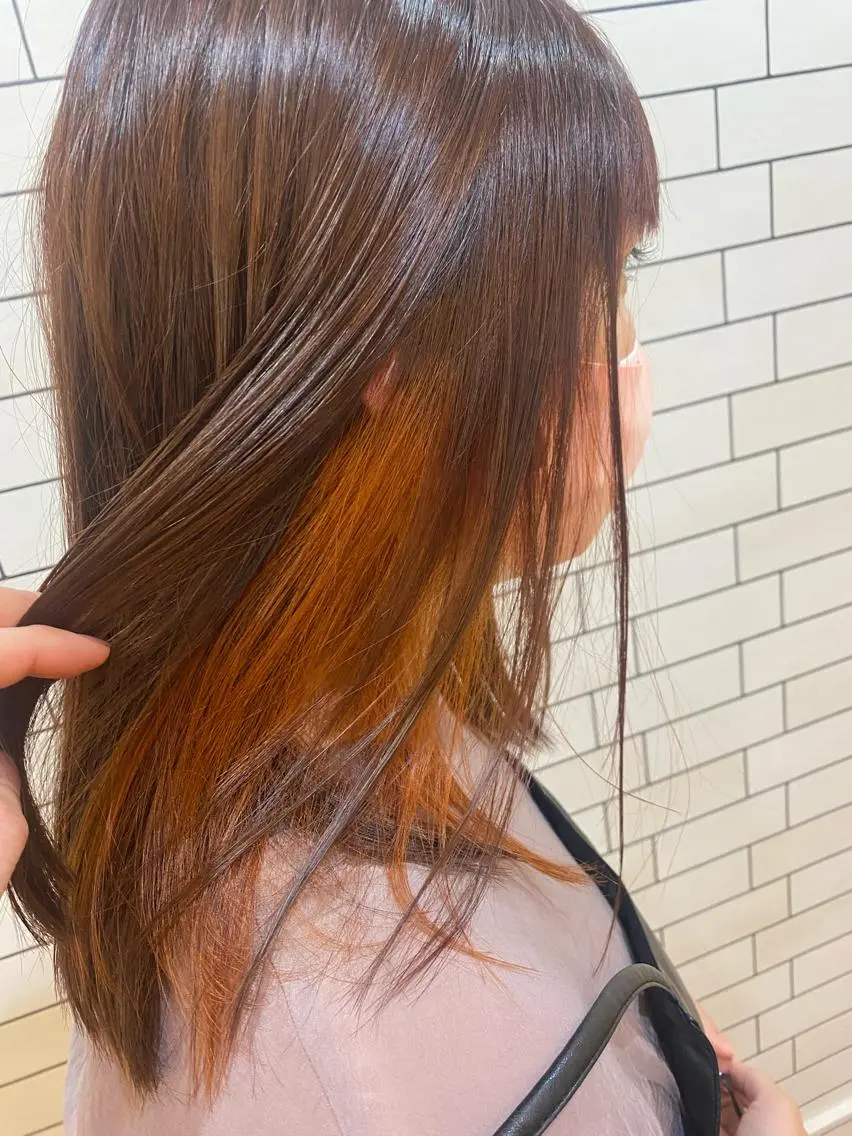 セミロング カラー オレンジ カット ヘアカラー トリートメント TAI透明カラー 柔らかい縮毛矯正のヘアスタイル