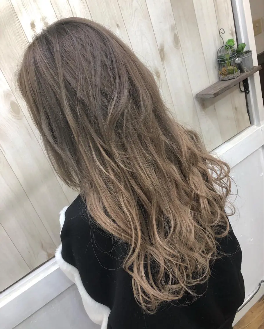 ロング Loob.TOKYO MIYA🌈のヘアスタイル