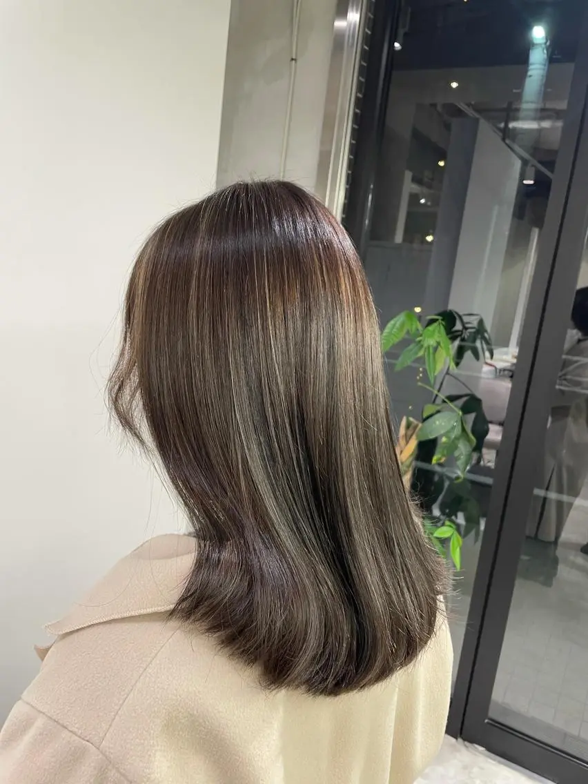 カラー 透明感カラー ハイライトカラー hana🍑 ブリーチなしピンクのヘアスタイル