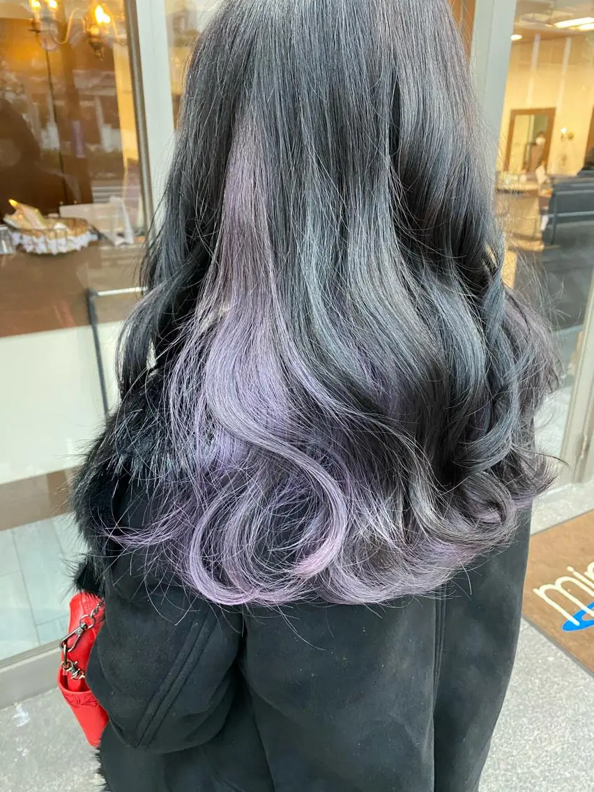 ロング カラー インナーカラー パープルカラー カット ヘアカラー トリートメント 日比 貴大/ minim hairのヘアスタイル