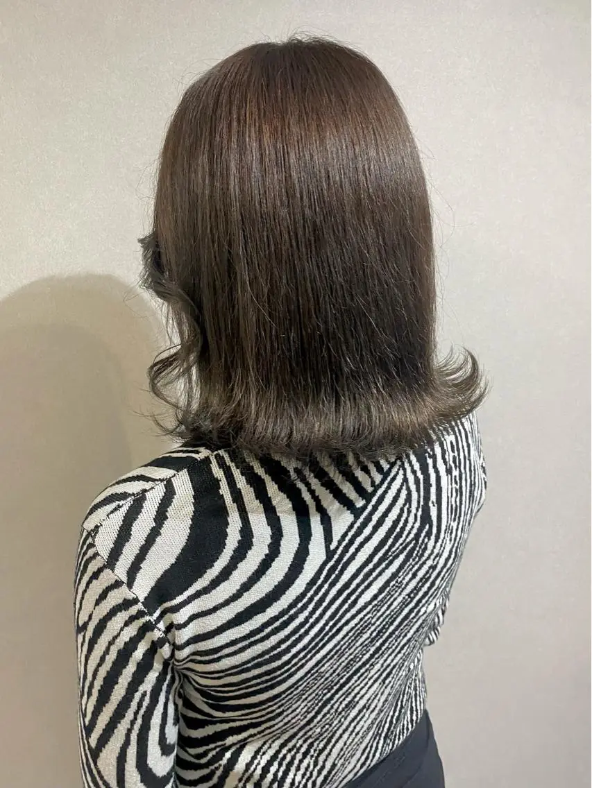 セミロング カラー otoha✳︎ くすみ艶カラーのヘアスタイル