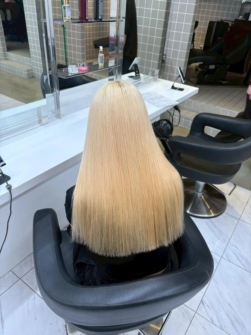 ロング ヘアカラー ハイトーンカラー 🎀アカデミー札幌のヘアスタイル
