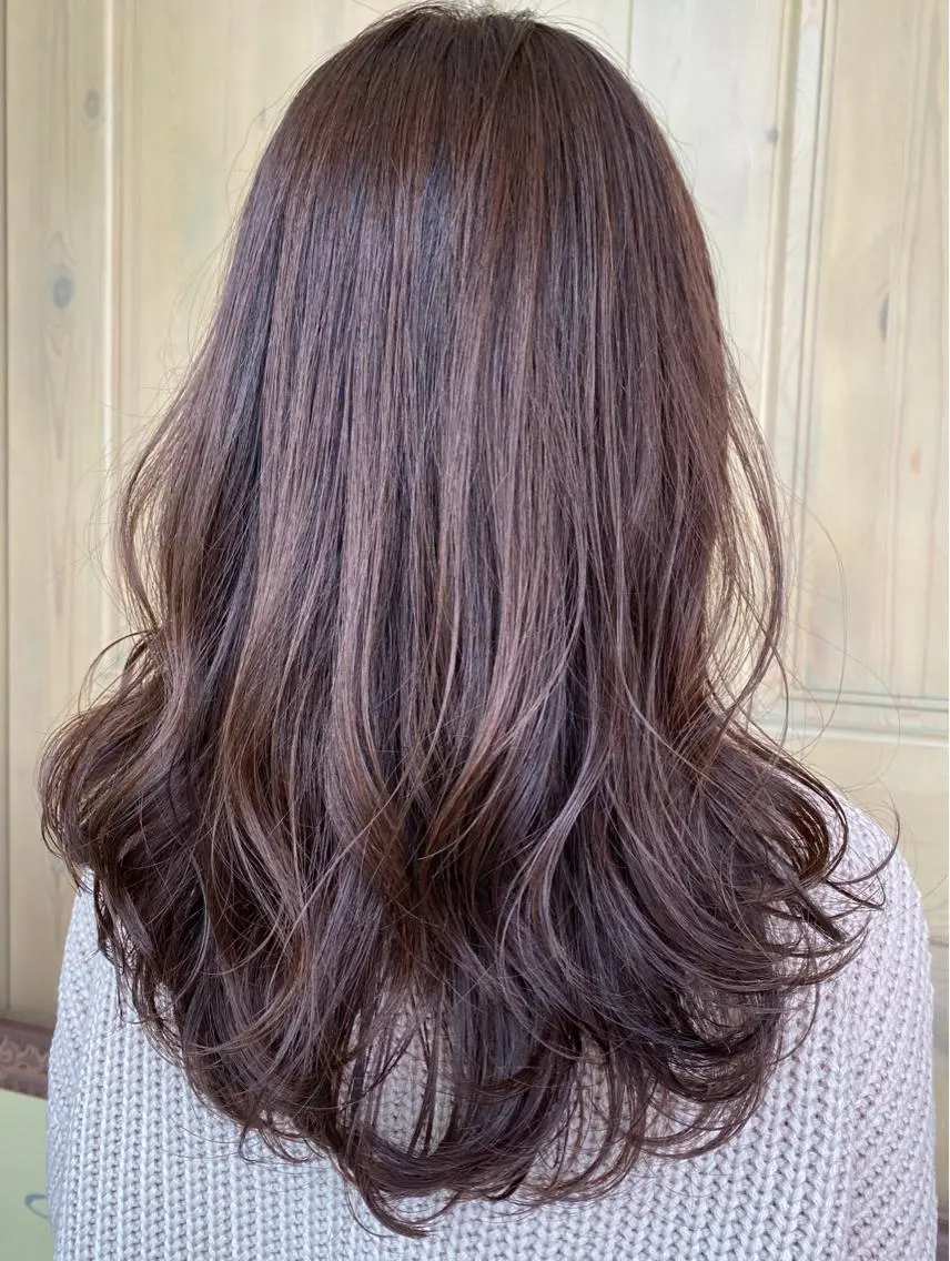 ロング カラー グレージュ ピンクカラー カット ヘアカラー トリートメント レイヤーカット/ 根本瑠実のヘアスタイル