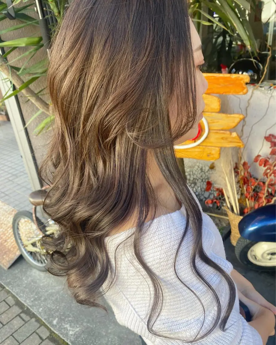 ロング カラー ベージュカラー オリーブベージュ ヘアカラー トリートメント 玉木 育実のヘアスタイル