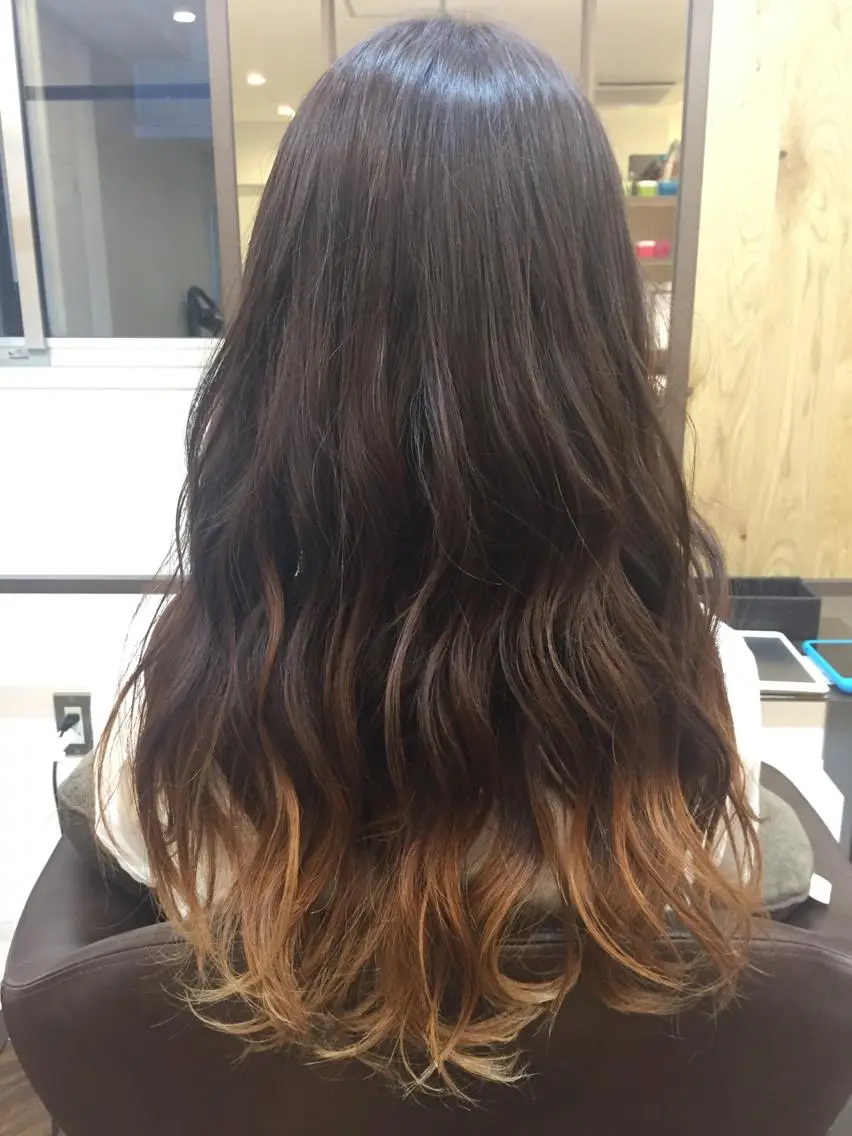 ロング カラー ブリーチ グラデーションカラー 杉本 らなのヘアスタイル