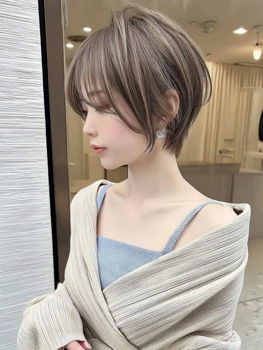 ミディアム ヘアアレンジ 髪質改善 韓国風ヘア レイヤーカット 似合わせカット シースルーバング カット ヘアカラー Ayumu /Wカラー/透明感のヘアスタイル