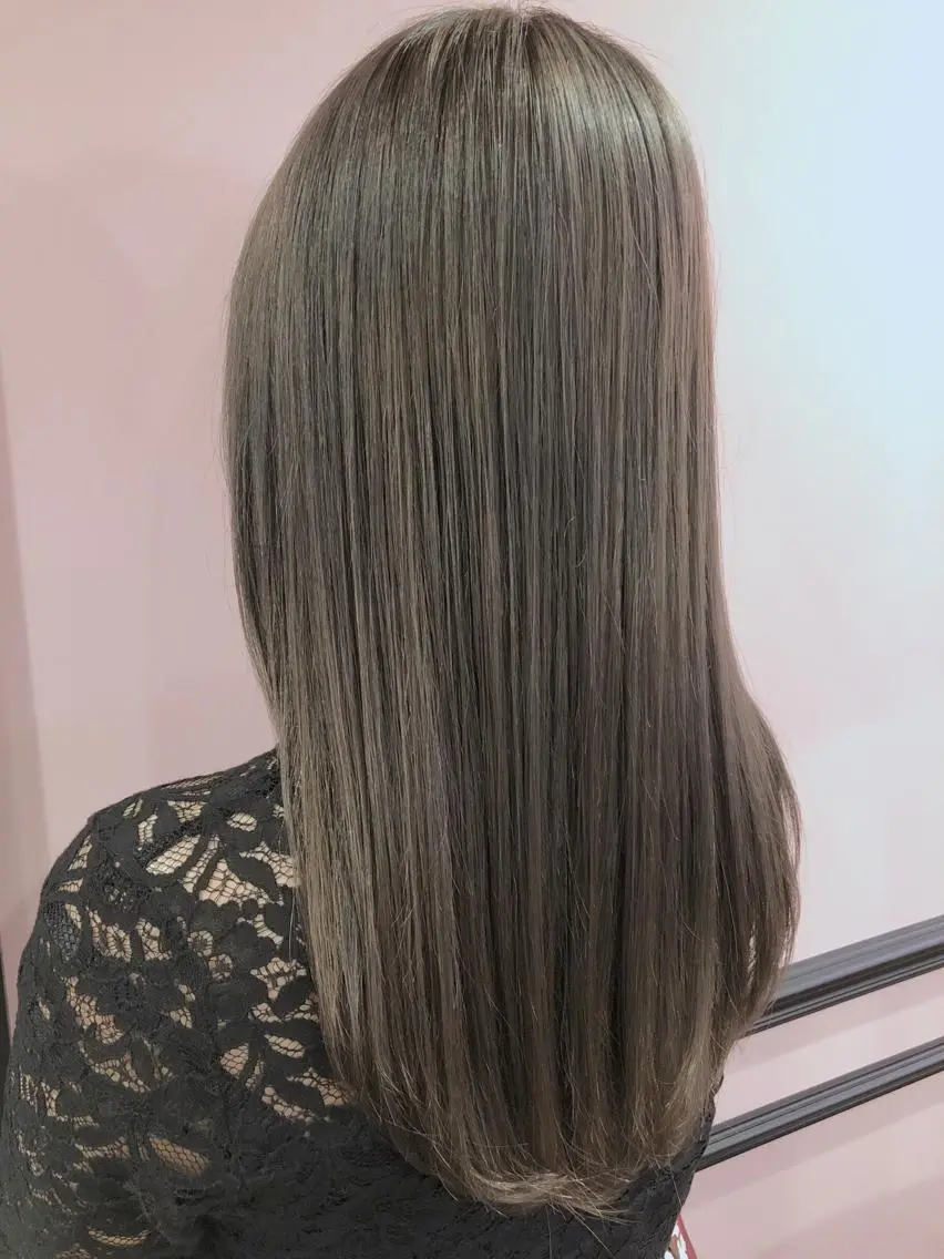 ロング カラー アッシュ アッシュグレー アッシュグレージュ グレージュ ヘアカラー トリートメント ✨髪質改善縮毛矯正✨ 宇田川修平のヘアスタイル