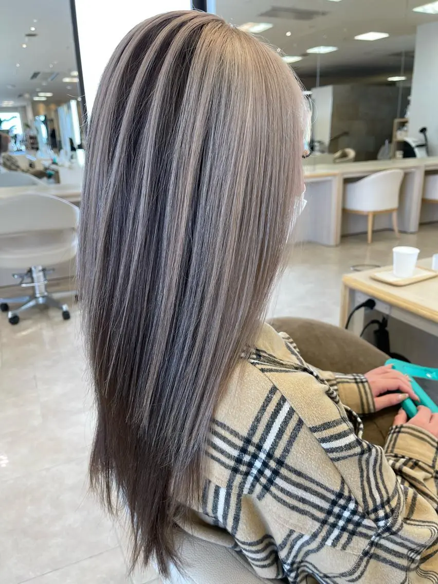 セミロング カラー 髪質改善・縮毛矯正 年間1500名担当♪のヘアスタイル