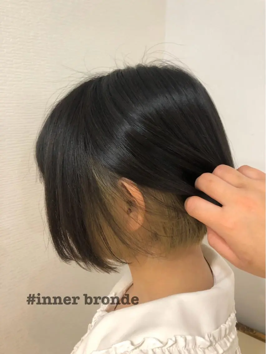 ショート カラー ブリーチ ブロンド 🤍中野 レオ🤍のヘアスタイル