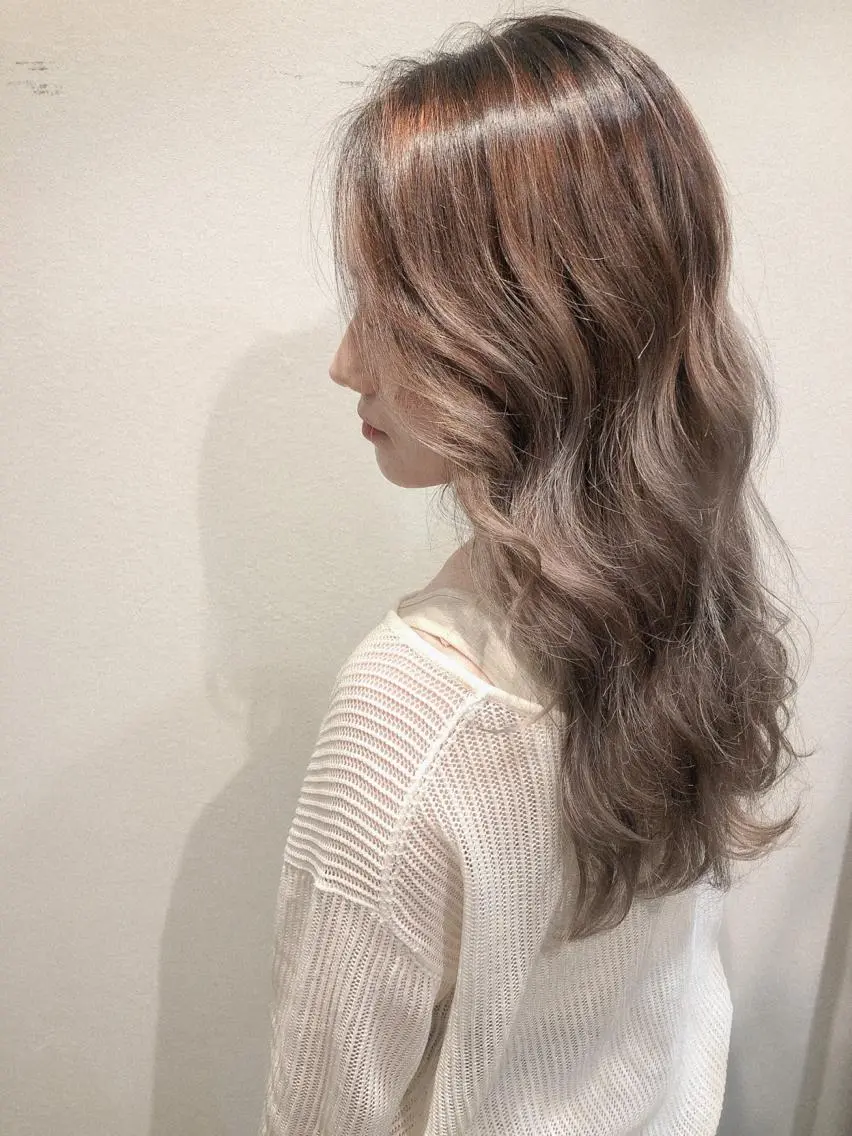 ロング カラー バレイヤージュ ベージュカラー グレージュ ハイトーンカラー ホワイトベージュ カラーパティシエ facce🌼ikoのヘアスタイル