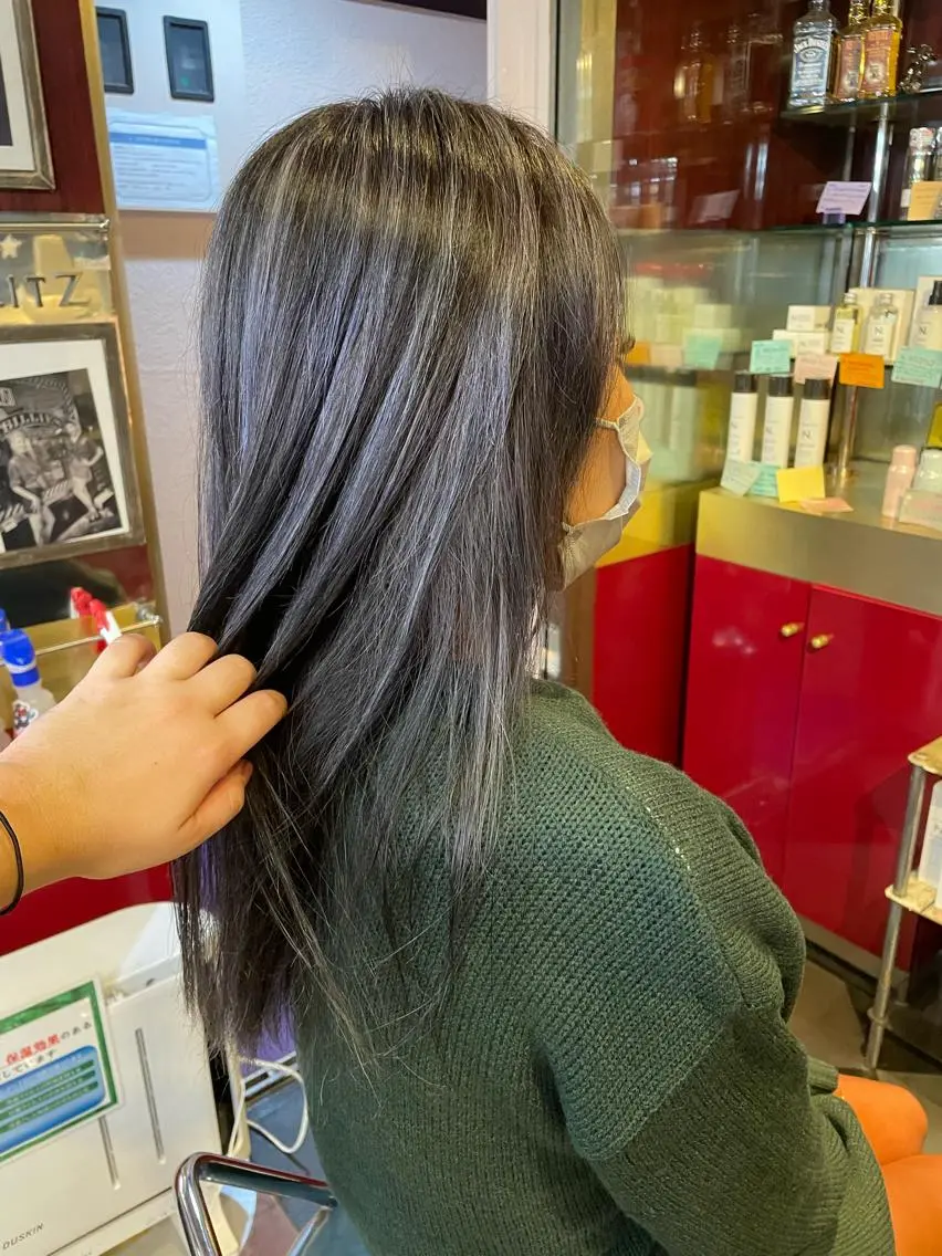 セミロング ハイライト 👑派手髪/カット 👑ANRYのヘアスタイル