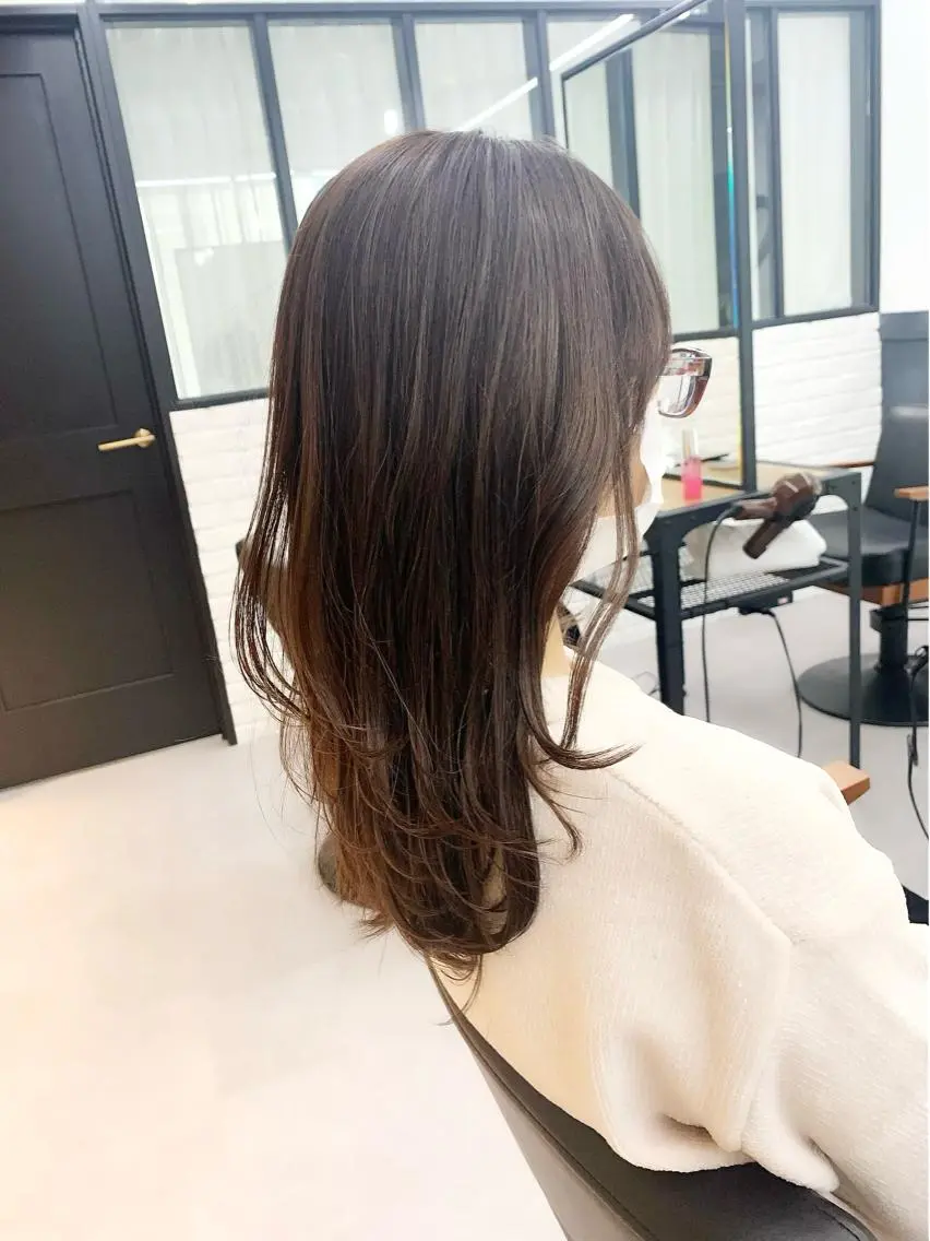 ミディアム カラー パーマ ヘアアレンジ メンズ キッズ ネイル マツエク・マツパ 似合せレイヤー／ 柔らか透明感カラーのヘアスタイル