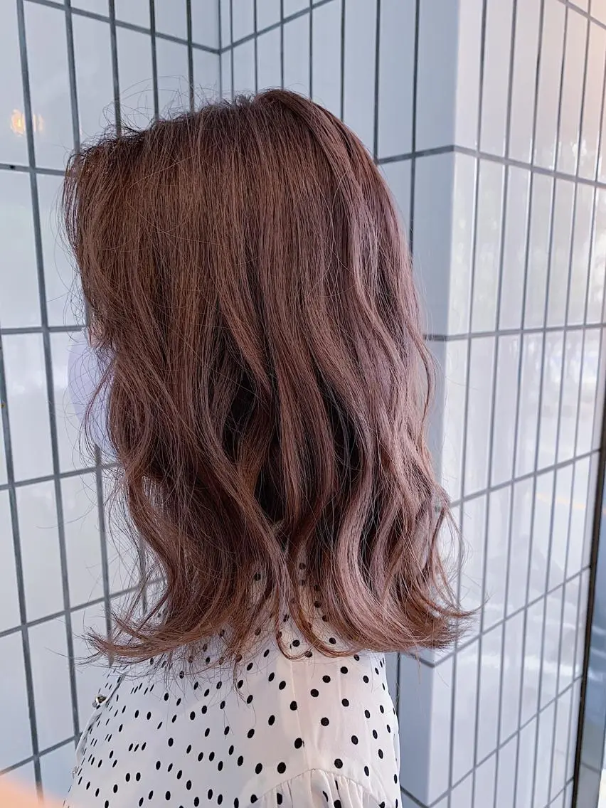 ミディアム カラー ヘアアレンジ ハイトーンカラー ピンクカラー ピンクパープル パープルカラー ハットリ /北習志野のヘアスタイル