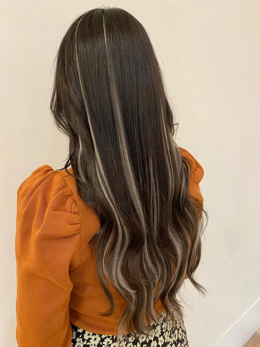 セミロング しもかわ かほのヘアスタイル