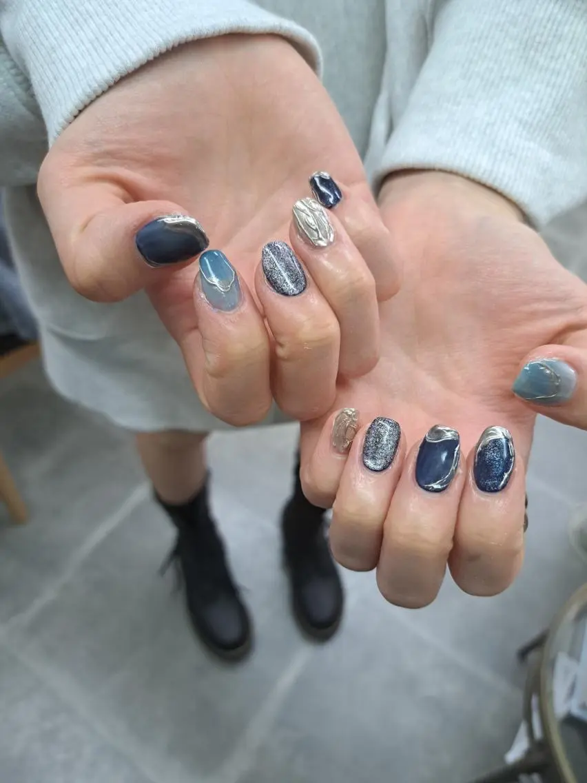 ネイル アートネイル ブルー ジェルネイル ニュアンスネイル スカルプネイル nailstudio eviz新宿店のネイルデザイン