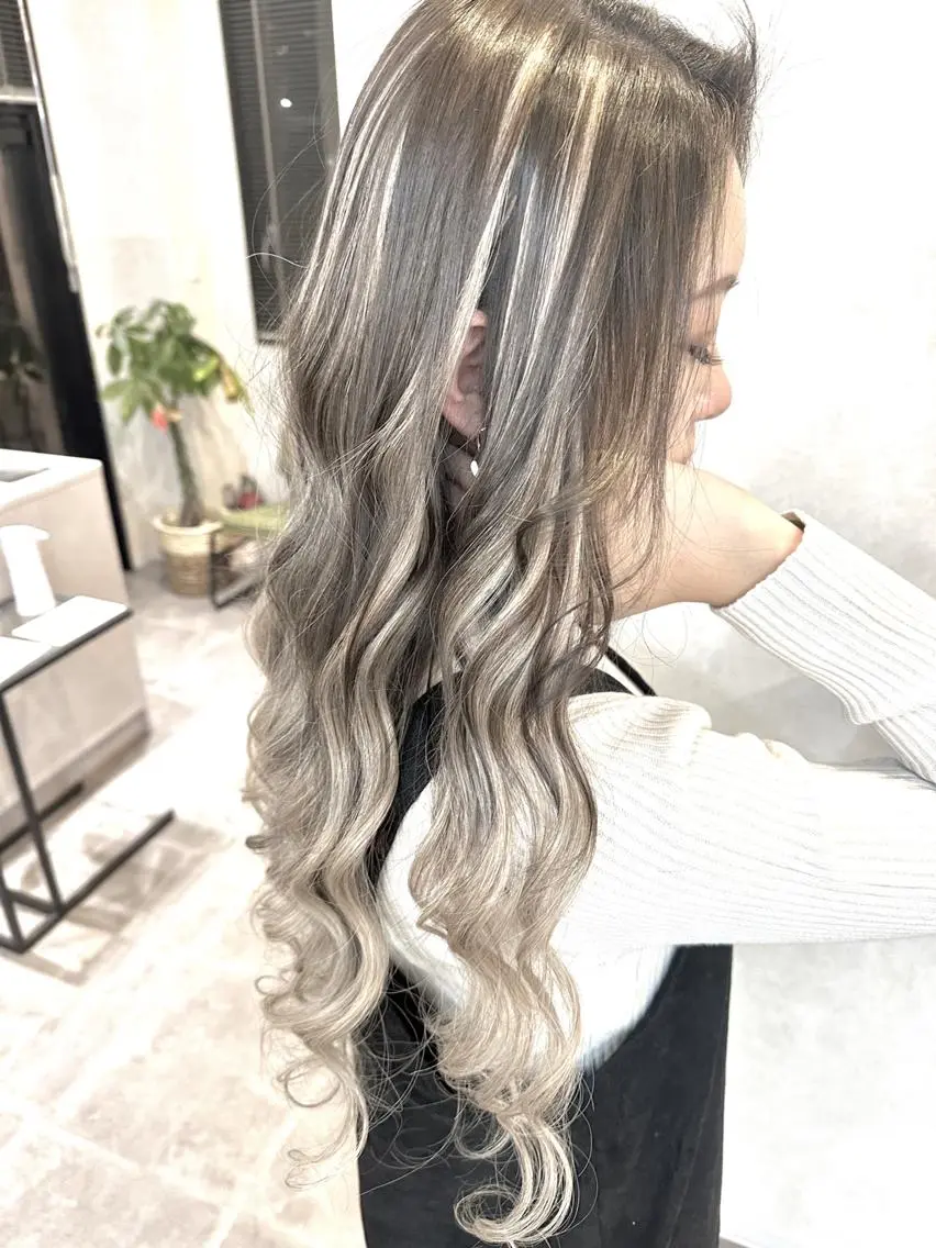 ロング ヘアアレンジ カラー シール、 羽エクステのヘアスタイル