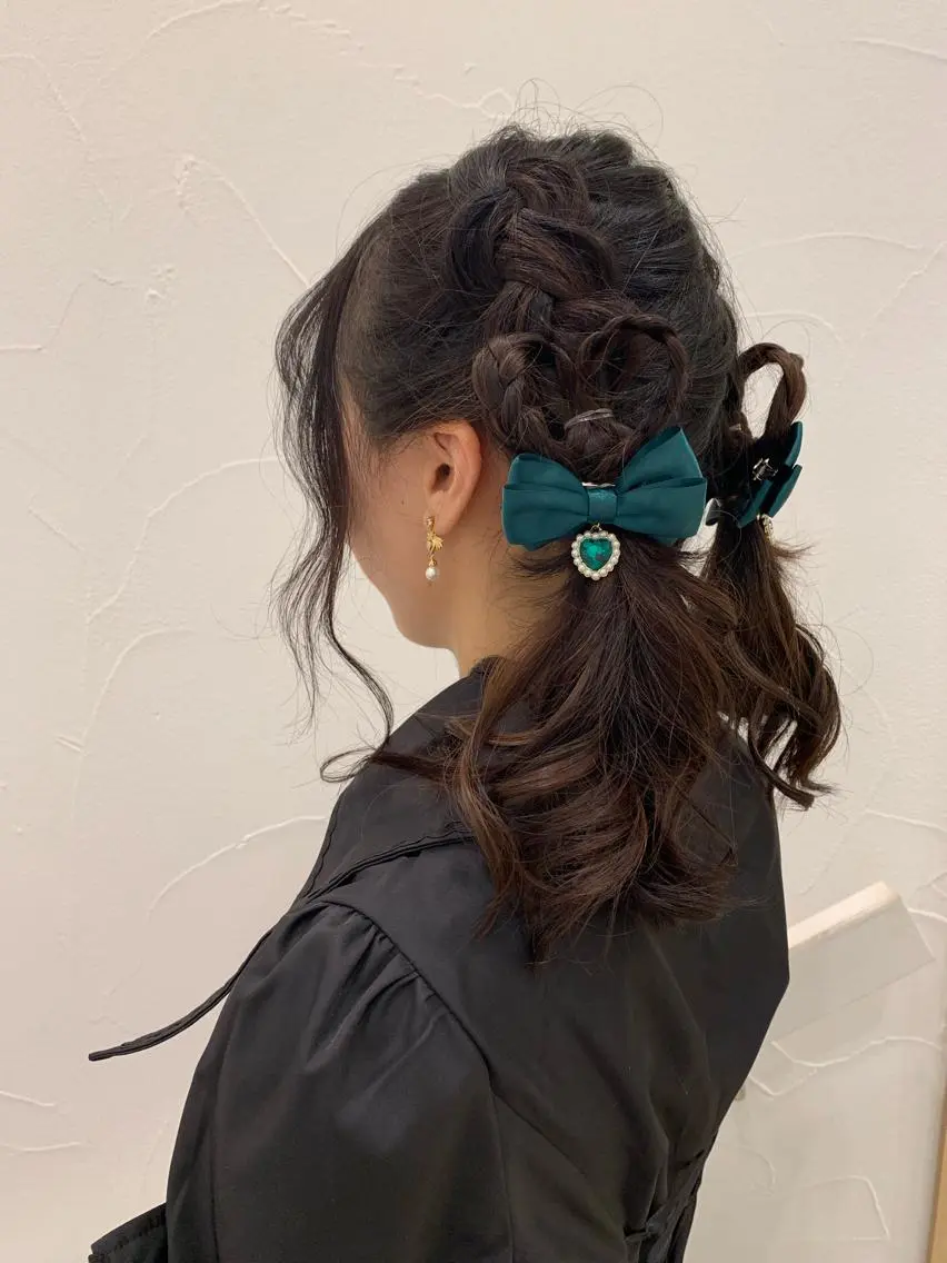 セミロング カラー ヘアアレンジ ハロウィン ヘアセット ミドウチ アヤカのヘアスタイル