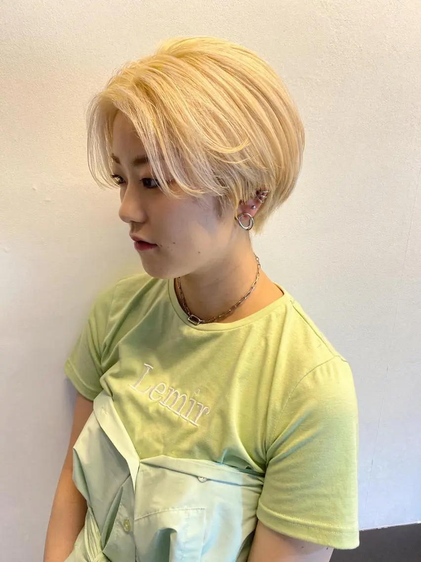 ショート カラー パーマ ヘアアレンジ メンズ キッズ ネイル マツエク・マツパ アイブロウ 抜きっぱなしブロンド 広島/ボブ/レイヤー 🌿‬wakabaのヘアスタイル