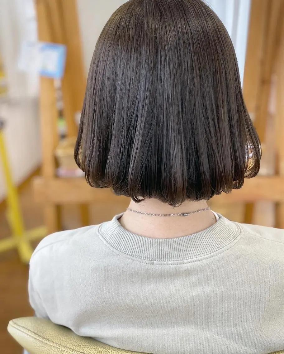 ミディアム カラー グレージュ ボブ カット ヘアカラー トリートメント 荒木 ひろかのヘアスタイル