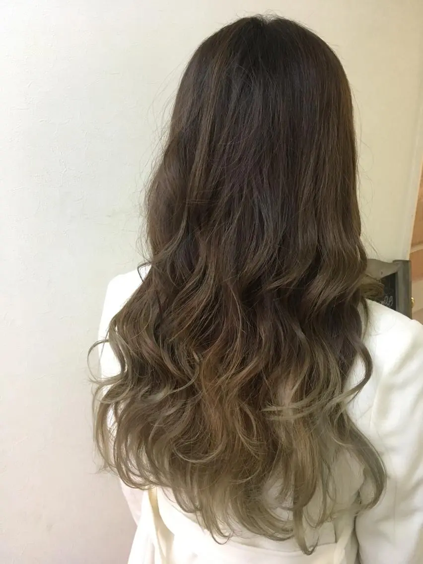 セミロング ロング カラー 髪質改善 中川 翔のヘアスタイル