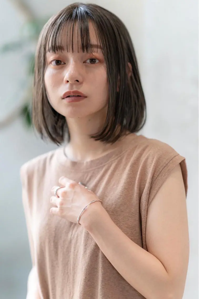 ミディアム カット ヘアカラー トリートメント 新宿/顔周りカット +レイヤー＝しずく♩のヘアスタイル