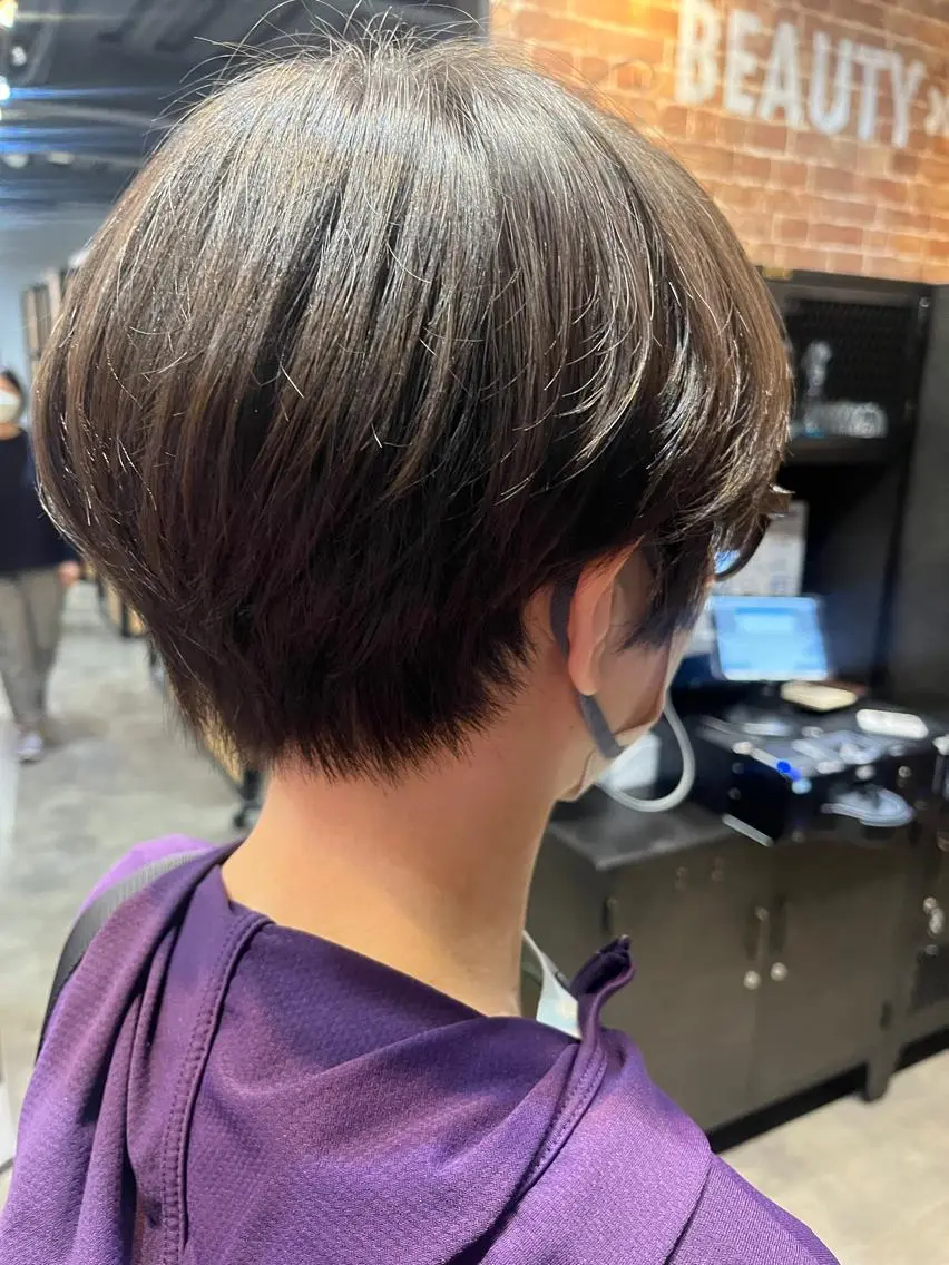 ショート カラー パーマ ヘアアレンジ メンズ キッズ ネイル マツエク・マツパ アイブロウ メンズブリーチ メンズハイライト メンズインナーカラー メンズ韓国風 ブリーチ カット ヘアカラー トリートメント ヘッドスパ 久木原 ゆりのヘアスタイル