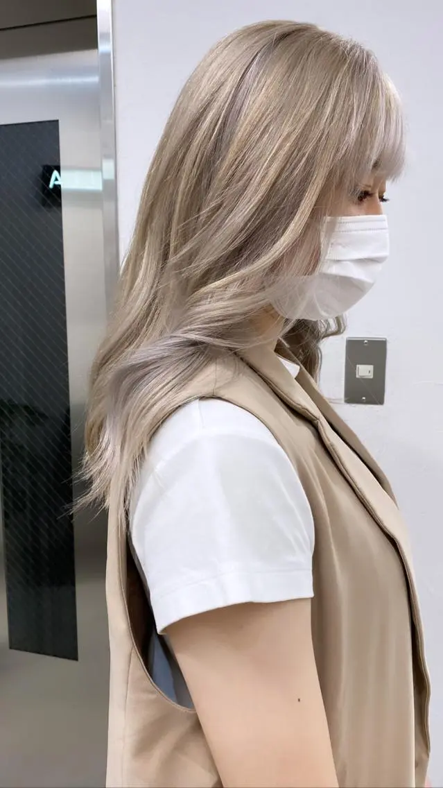 セミロング カラー ヘアアレンジ ブリーチダブルカラー 元町三宮/三ノ宮のヘアスタイル