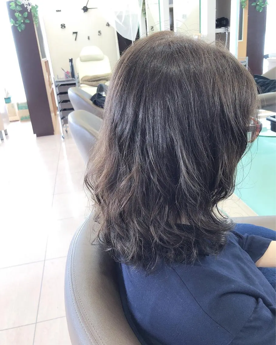 ミディアム 松田 みのりのヘアスタイル