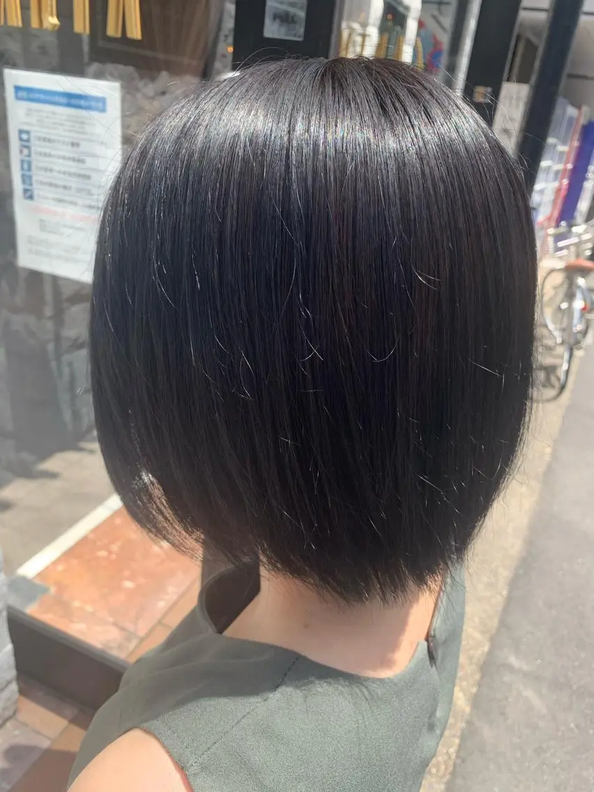 カラー 黒髪 ブルーカラー ブルーブラック 糟谷 慈英のヘアスタイル