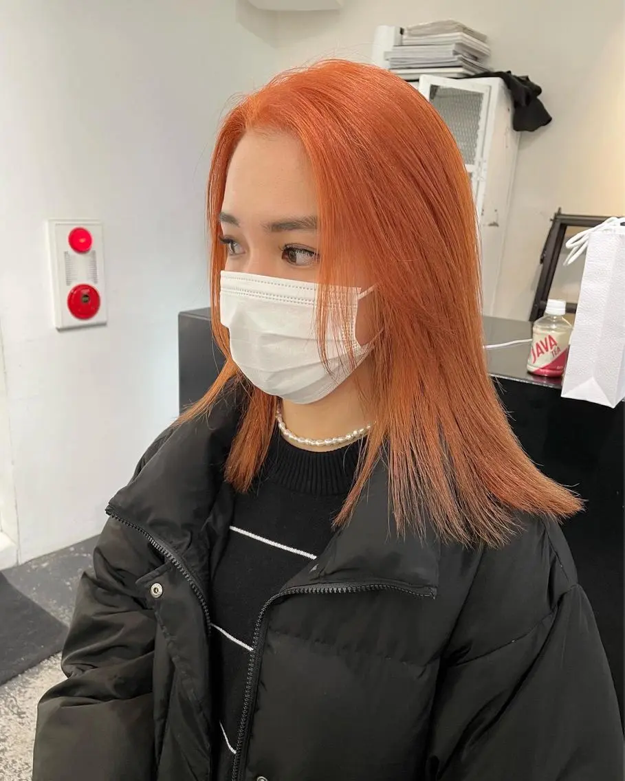 セミロング カラー パーマ ヘアアレンジ メンズ キッズ ネイル マツエク・マツパ アイブロウ メンズブリーチ ブリーチ オレンジ カラーマツエク クリアネイル カット ヘアカラー トリートメント 艶ハイトーン/ヘア アレンジAYAKAのヘアスタイル