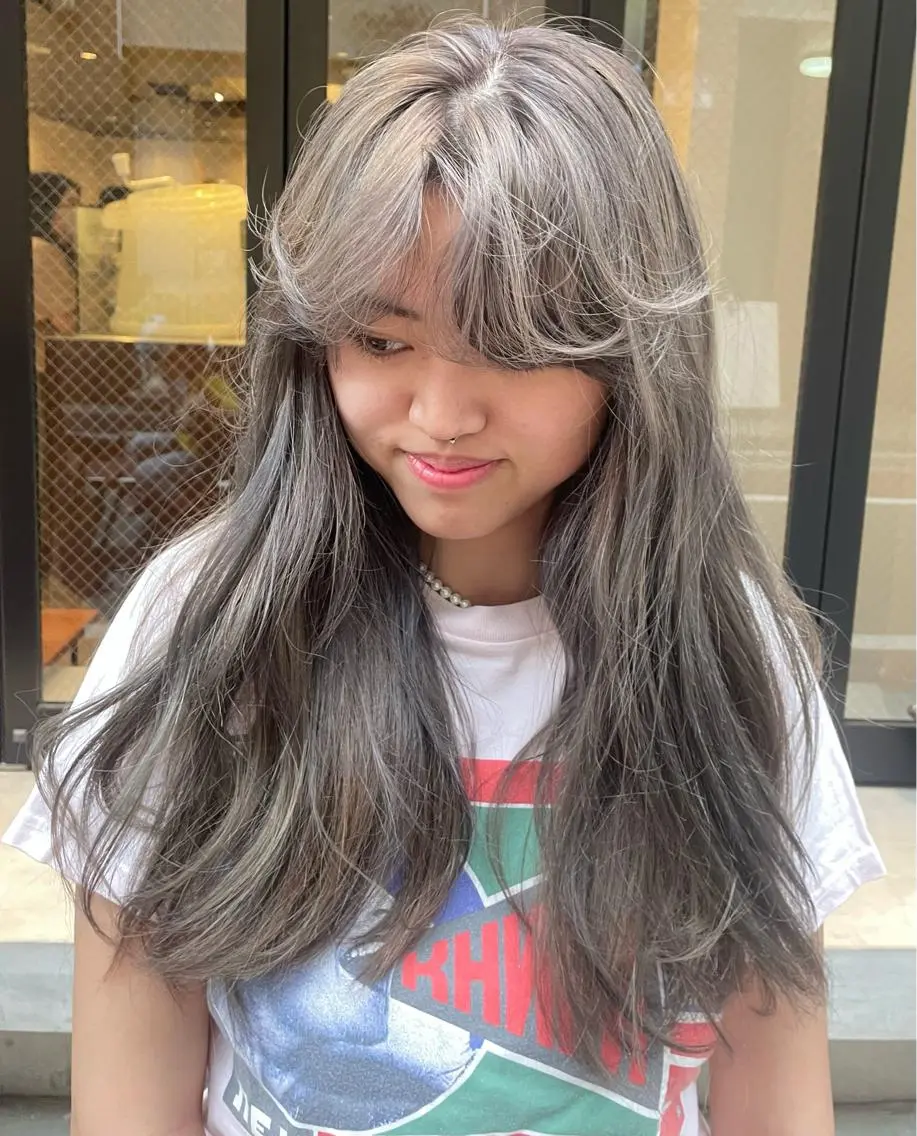 ロング 盛れる透明感カラー・ momokaのヘアスタイル