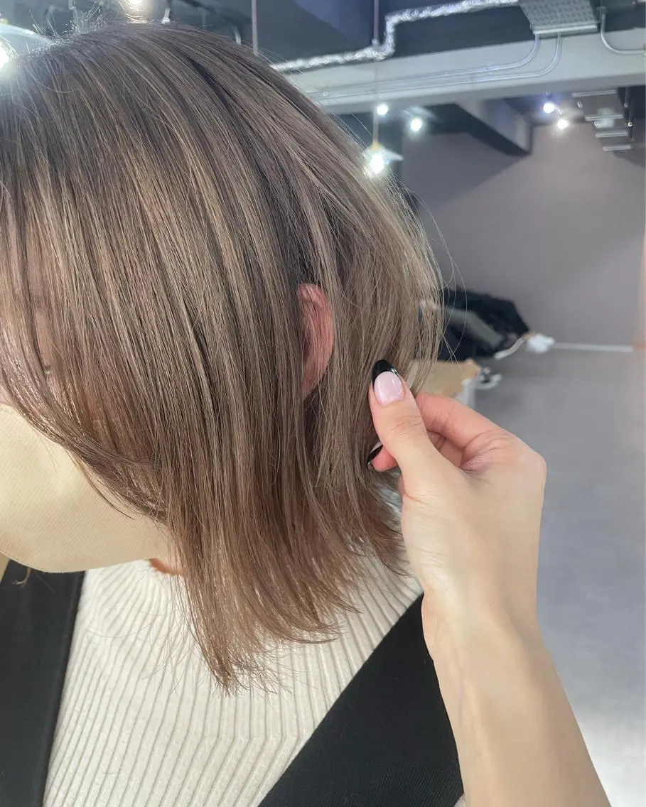 ミディアム カラー ミルクティーベージュ ❤︎レイヤー　MIAのヘアスタイル