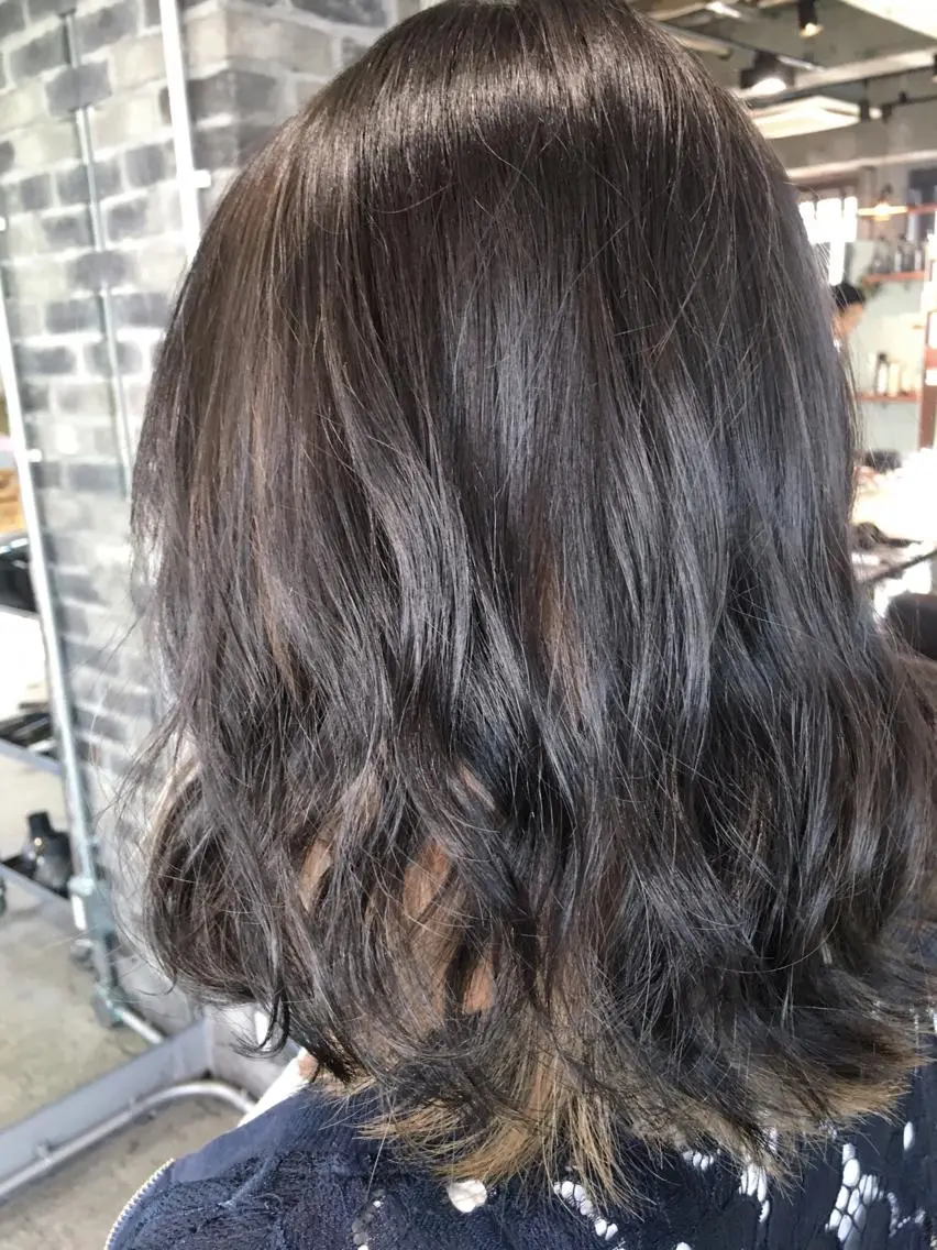 ミディアム カラー グレージュ インナーカラー 代表 中島貴志のヘアスタイル