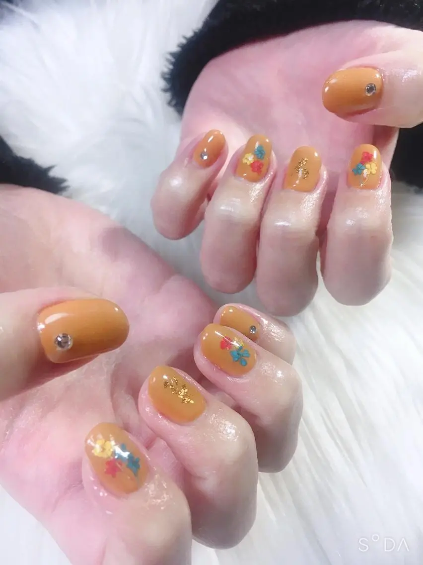 ネイル ストーンネイル ハンドネイル フットネイル miwa ミワのネイルデザイン