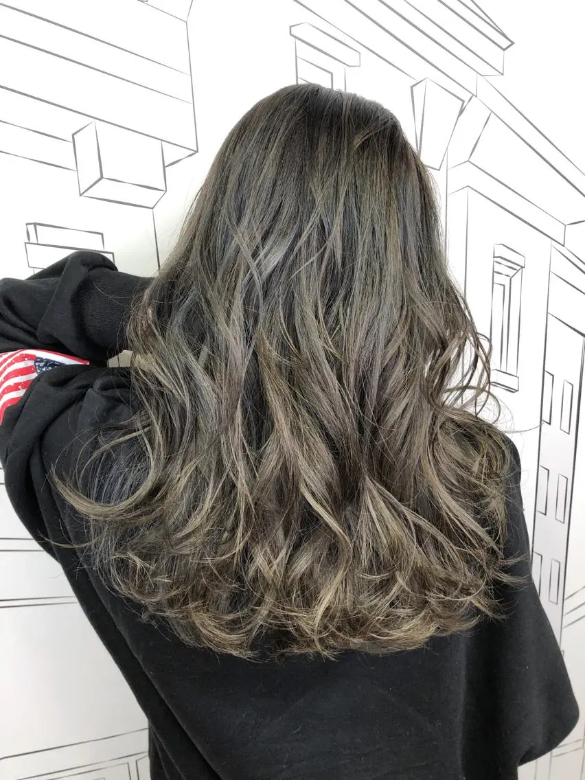 セミロング カラー グレージュ ハイライトカラー ハイライト レイヤー⭐️カラー ⭐️平川雅史のヘアスタイル