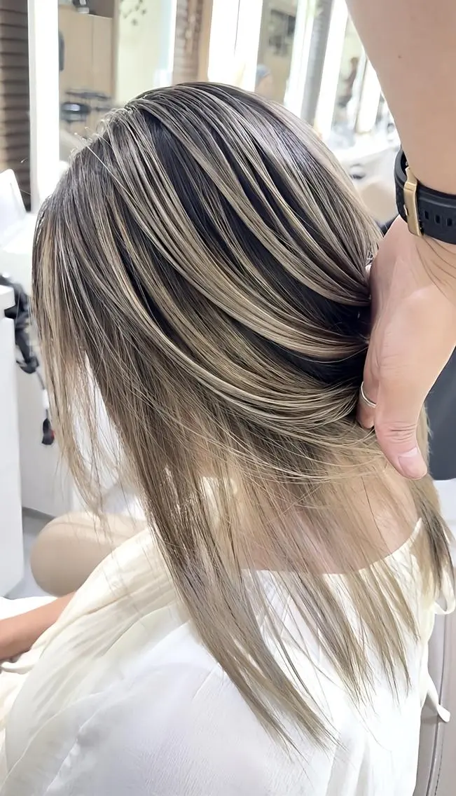 ロング カラー バレイヤージュ ハイライトカラー ハイライト レイヤーカット ヘアカラー ASH大宮/ブリーチ 髪質改善/カラーのヘアスタイル
