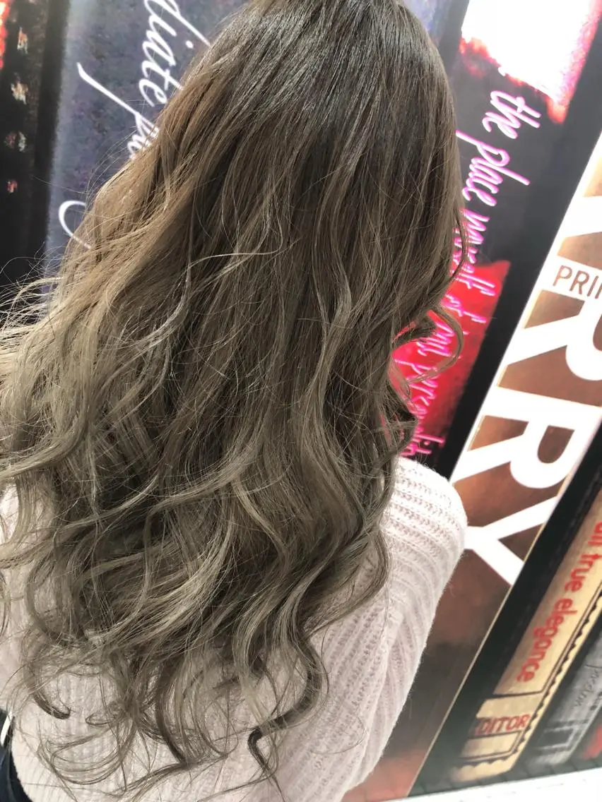 ロング カラー ヘアアレンジ Ma ruのヘアスタイル