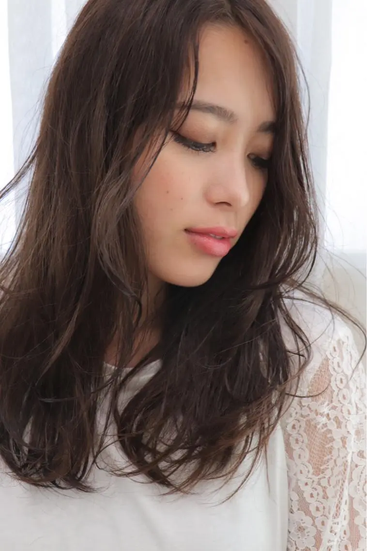 セミロング カラー 髪質改善&ブリーチ 伊勢 祐一郎のヘアスタイル