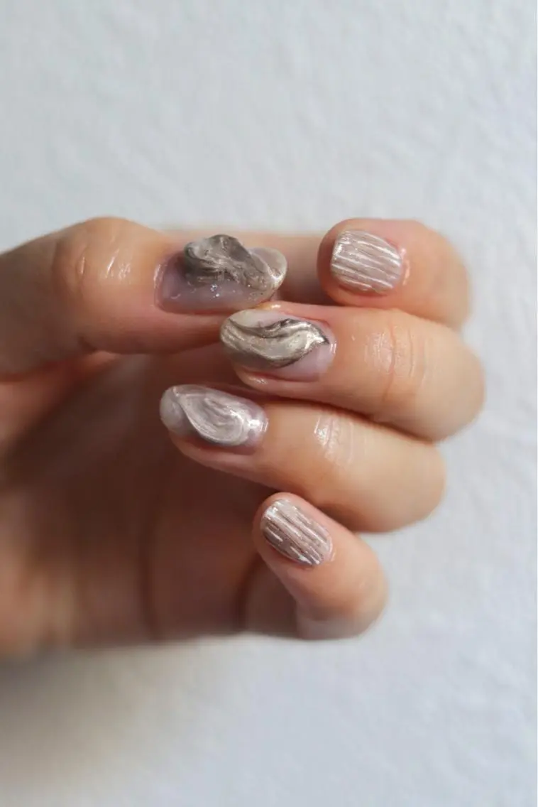 ネイル ニュアンスネイル ぷっくりネイル Lira nailのネイルデザイン