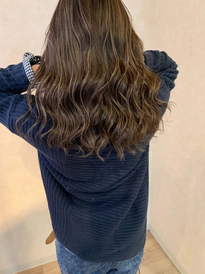 ロング Lit.豊橋 夏目のヘアスタイル