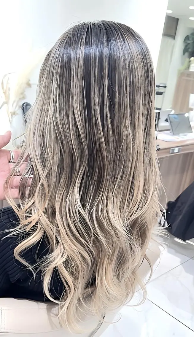 ロング カラー バレイヤージュ 髪質改善 レイヤーカット カット ヘアカラー トリートメント 山崎俊輔/髪質改善 /バレイヤージュのヘアスタイル